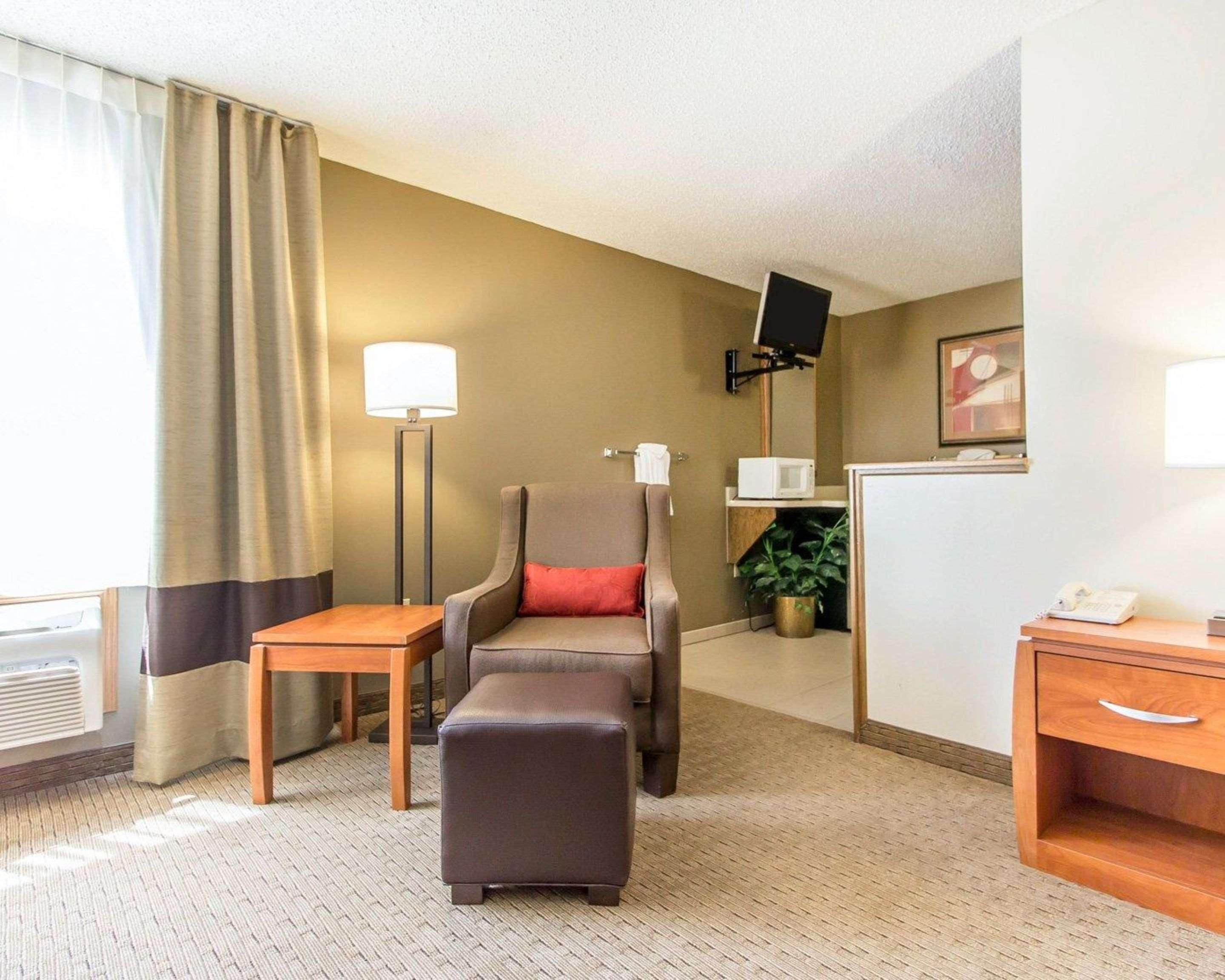 Comfort Inn Валентайн Экстерьер фото