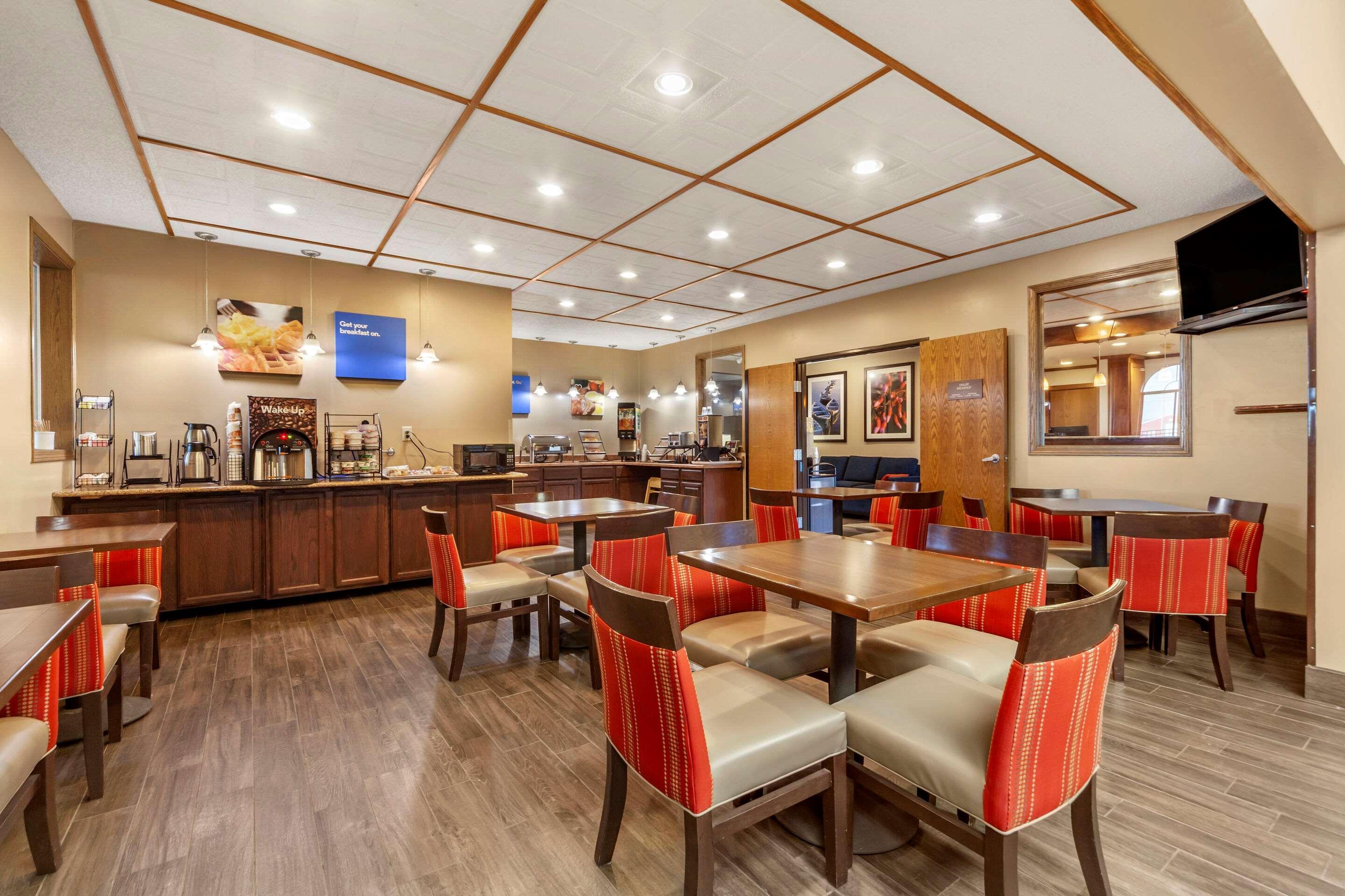 Comfort Inn Валентайн Экстерьер фото